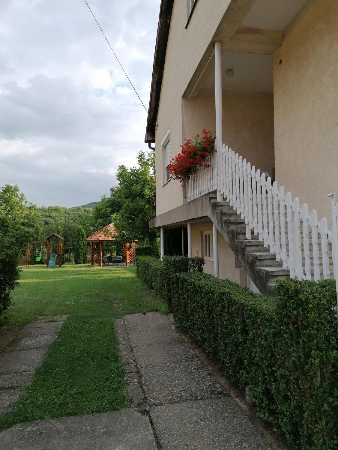 Apatsaguti Vendeghaz Hotel Belapatfalva Exterior photo