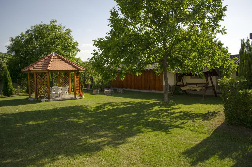 Apatsaguti Vendeghaz Hotel Belapatfalva Exterior photo